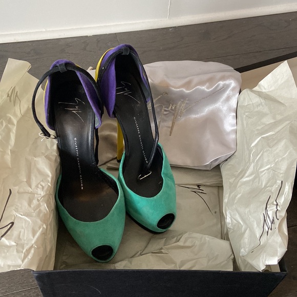 Show stopper Giuseppe Zanotti Design - Picture 4 of 5